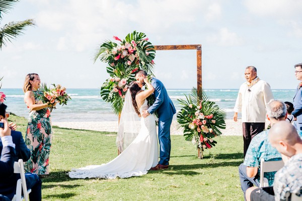 Hawaiian Wedding Traditions