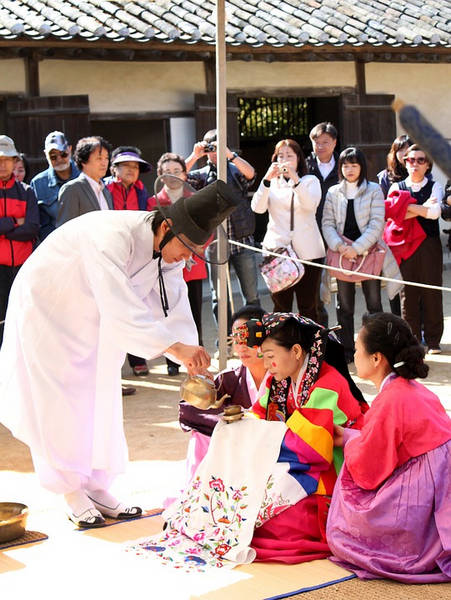Wedding Traditions in Korea